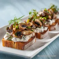 Toasts: Getr&uuml;ffelte Pilz-Symphonie Schnelles Gourmet-Rezept