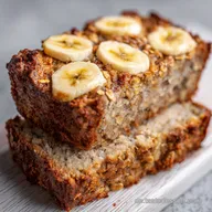 Einfaches gesundes veganes Bananenbrot mit Haferflocken ohne Mehl